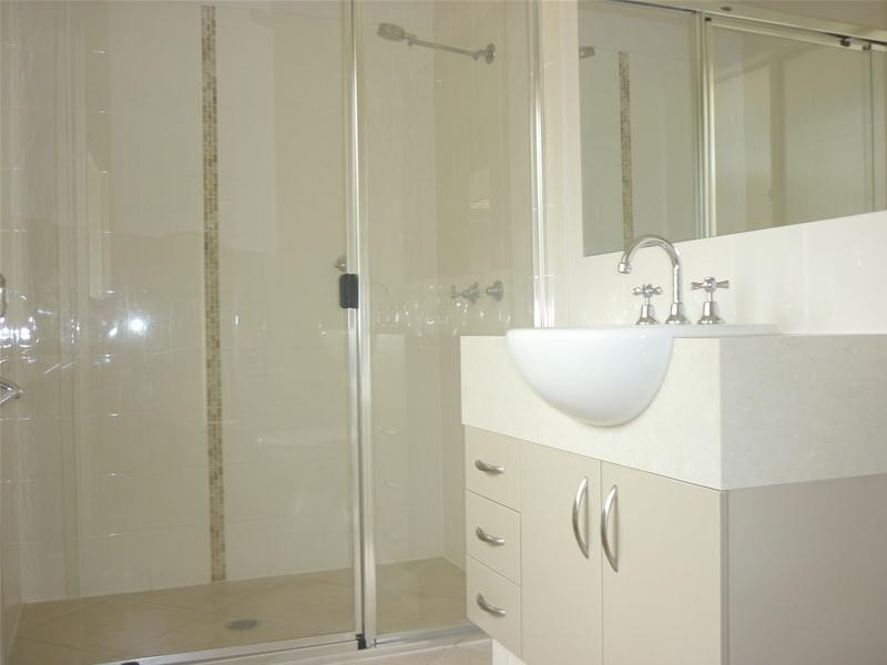 23 Marks Drive, Varsity Lakes QLD 4227