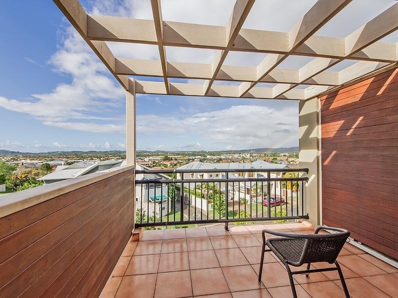 4/11 Winton Terrace, Varsity Lakes QLD 4227