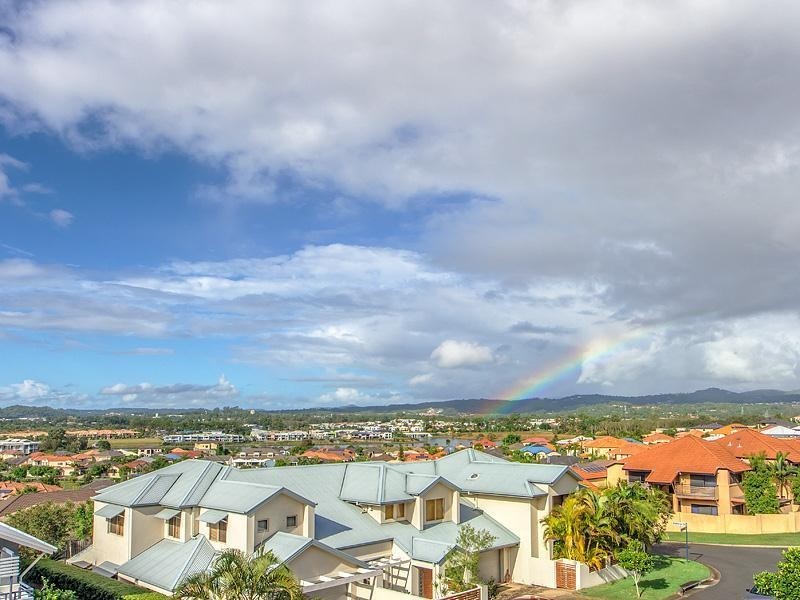 4/11 Winton Terrace, Varsity Lakes QLD 4227