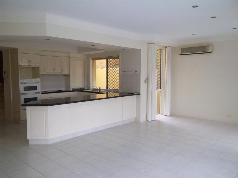 50 Concord Circuit, Robina QLD 4226