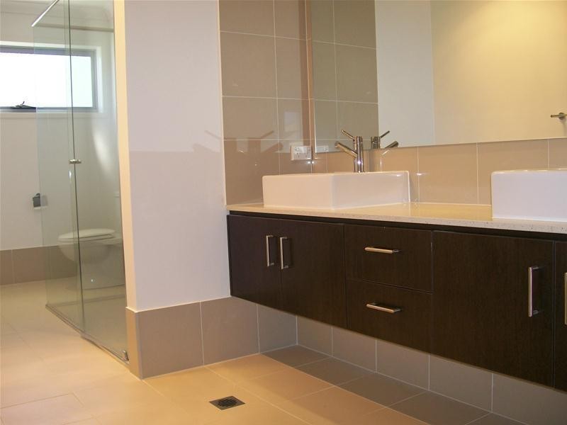 1/16 Moyenne Crescent, Varsity Lakes QLD 4227