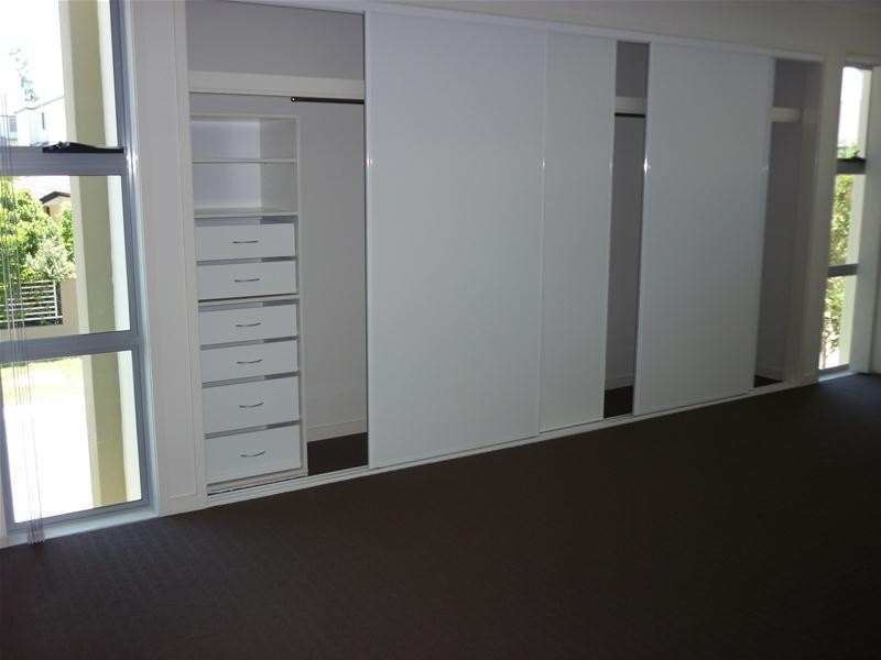 1/16 Moyenne Crescent, Varsity Lakes QLD 4227