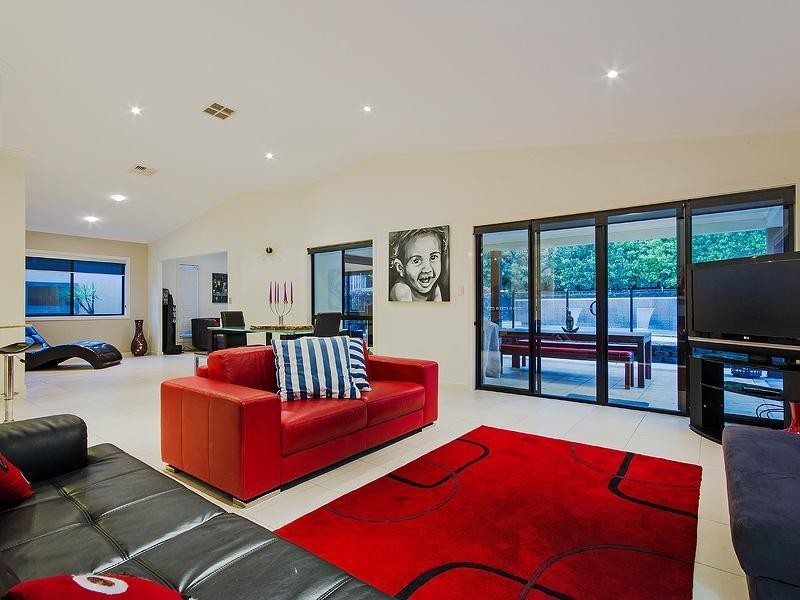 4 Corvus Way, Robina QLD 4226