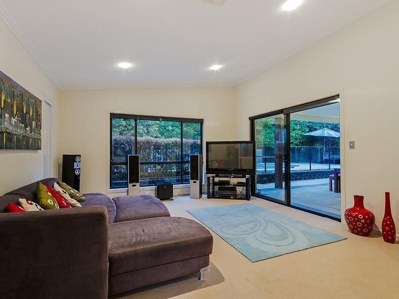 4 Corvus Way, Robina QLD 4226