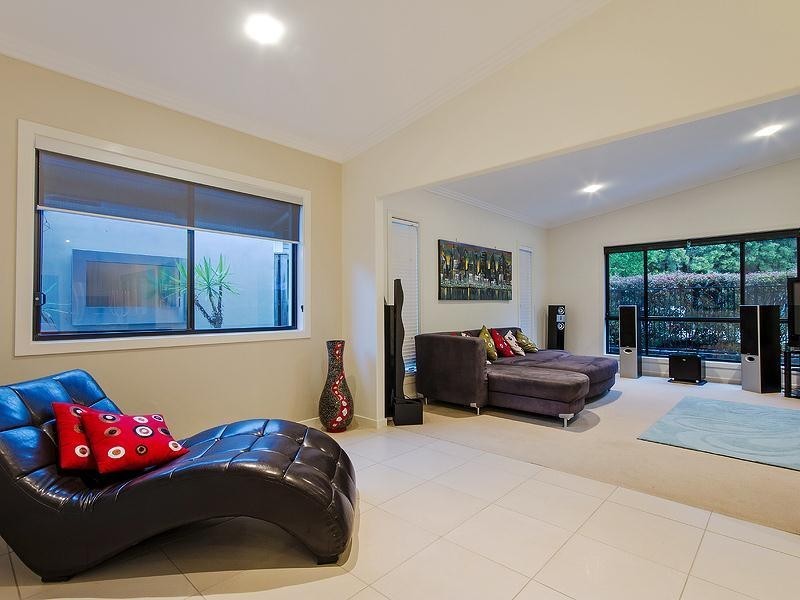 4 Corvus Way, Robina QLD 4226