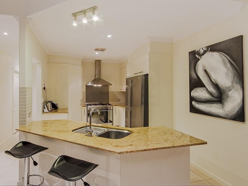 4 Corvus Way, Robina QLD 4226