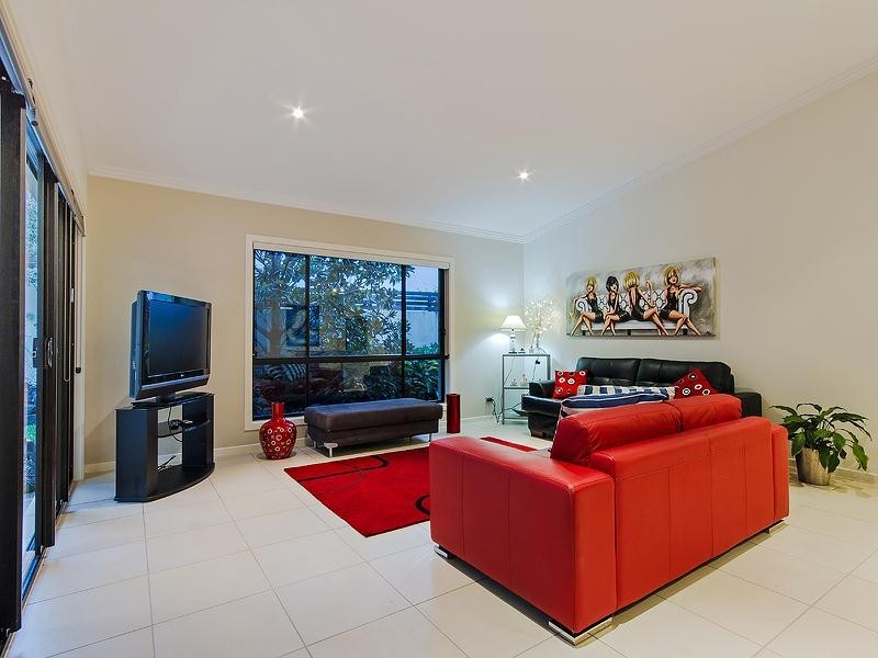 4 Corvus Way, Robina QLD 4226