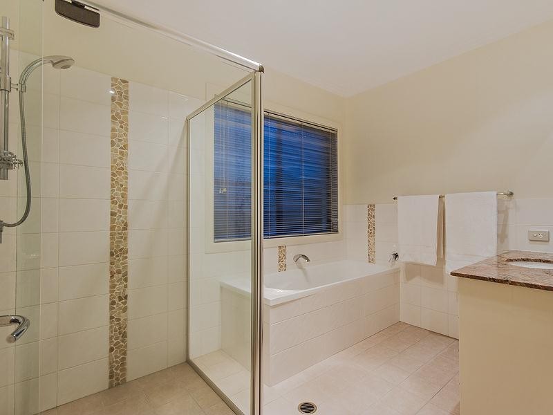 4 Corvus Way, Robina QLD 4226