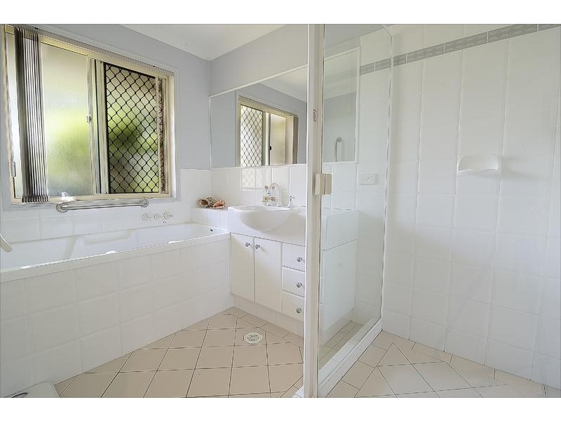 1/2 Cornell Court, Varsity Lakes QLD 4227