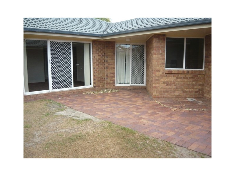 2 Resort Drive, Robina QLD 4226