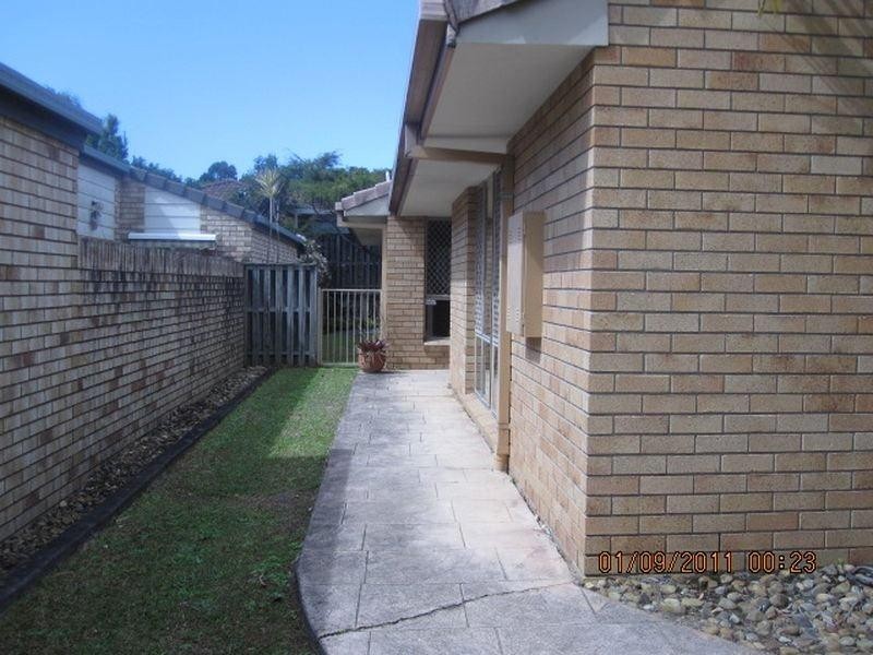 35 Glenside Drive, Robina QLD 4226