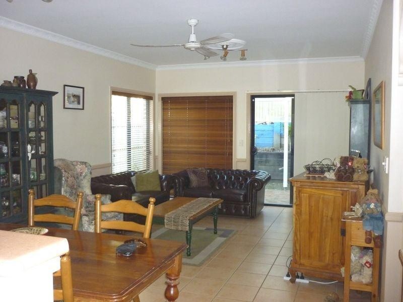 8 Ranier Crescent, Varsity Lakes QLD 4227