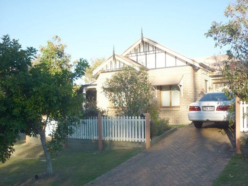 8 Ranier Crescent, Varsity Lakes QLD 4227