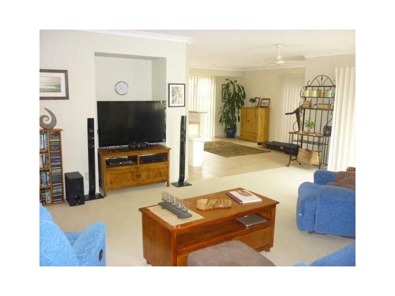 1 Greendale Place, Burleigh Waters QLD 4220