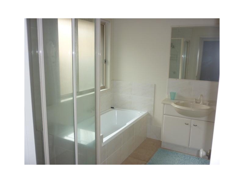 1 Greendale Place, Burleigh Waters QLD 4220