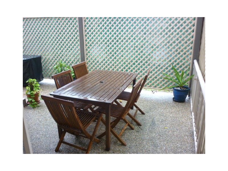 1 Greendale Place, Burleigh Waters QLD 4220