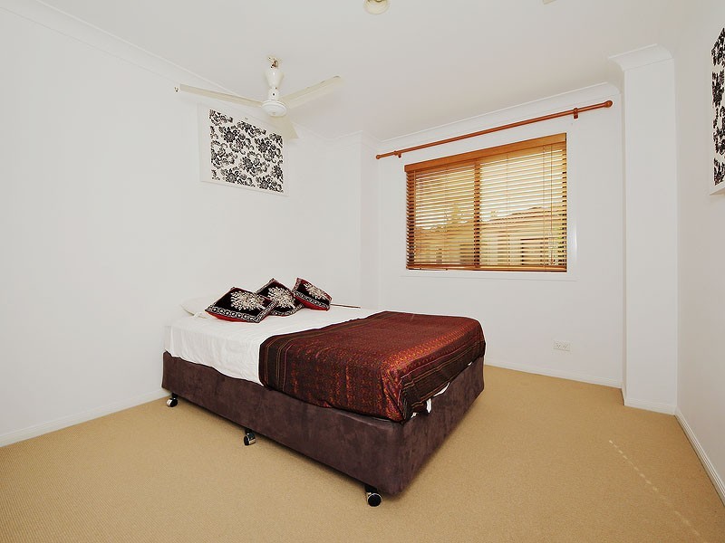 8/65 Benowa Road, Southport QLD 4215