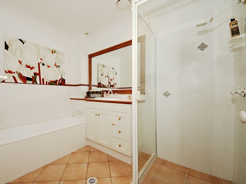 8/65 Benowa Road, Southport QLD 4215