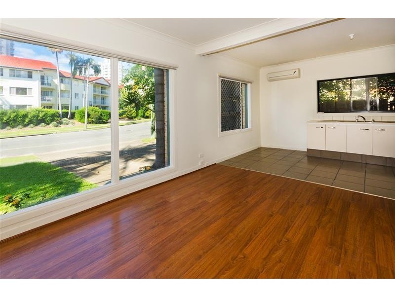 1/24 Peninsular Drive, Surfers Paradise QLD 4217
