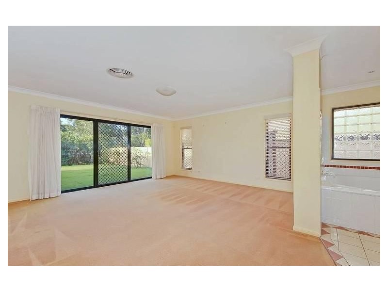 33 Straite Drive, Robina QLD 4226