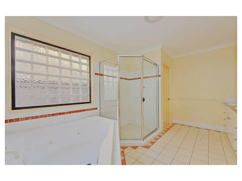 33 Straite Drive, Robina QLD 4226