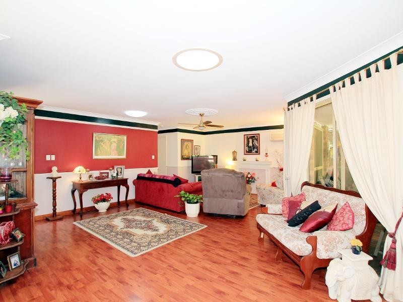 2/44 Cheltenham Drive, Robina QLD 4226