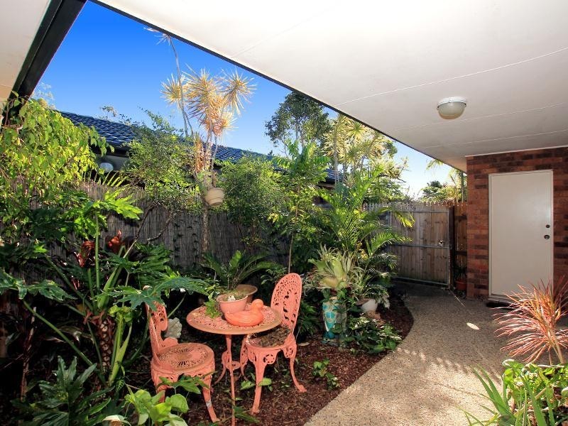 2/44 Cheltenham Drive, Robina QLD 4226