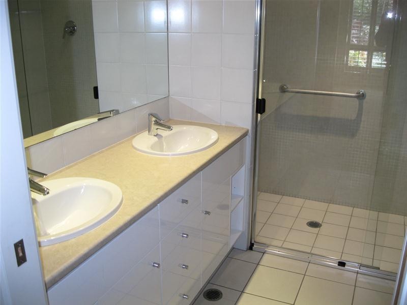 75 Riverwalk Avenue, Robina QLD 4226