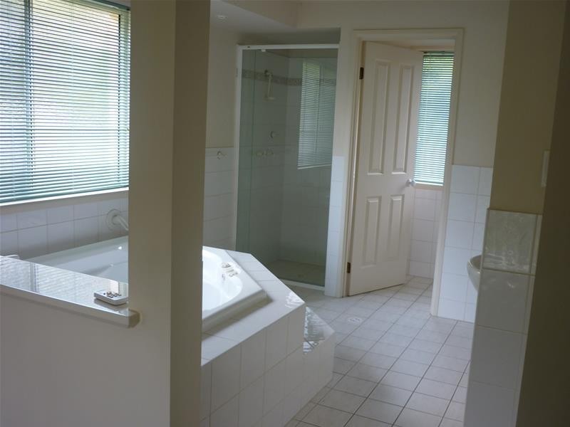 110 Swanton Drive, Mudgeeraba QLD 4213