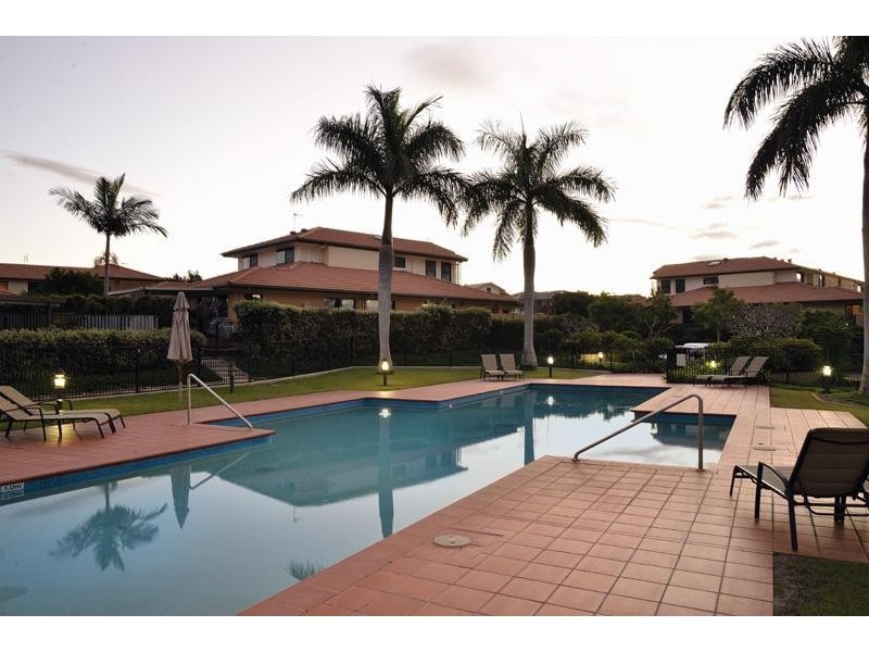 111/136 Palm Meadows Drive, Carrara QLD 4211