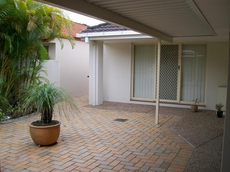 30 Cedarwood Crescent, Robina QLD 4226