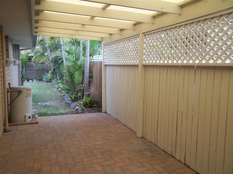 3/4 Yodelay Street, Varsity Lakes QLD 4227