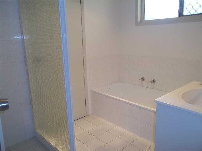 3/4 Yodelay Street, Varsity Lakes QLD 4227