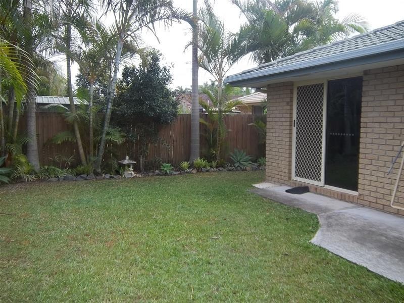 3/4 Yodelay Street, Varsity Lakes QLD 4227