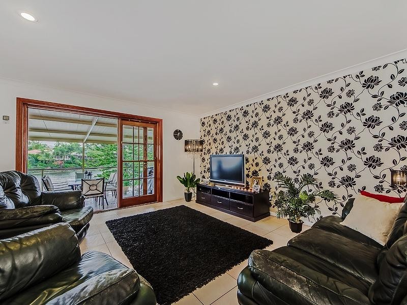 39 Tullamarine Drive, Robina QLD 4226