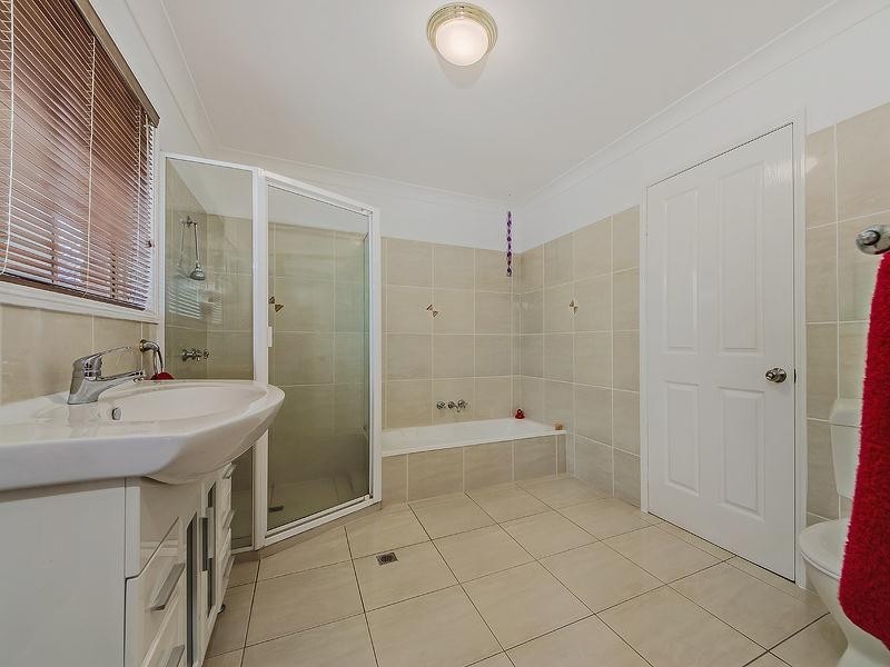 39 Tullamarine Drive, Robina QLD 4226