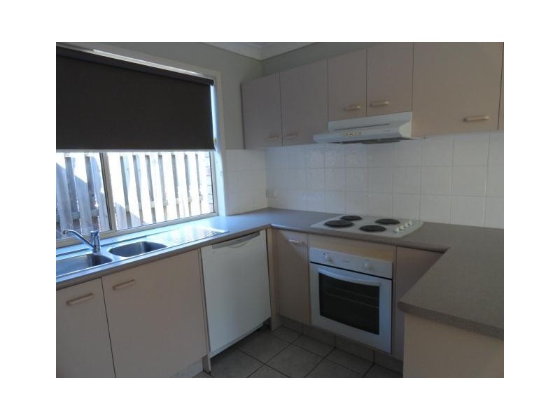 2/20 St Lucia Court, Varsity Lakes QLD 4227