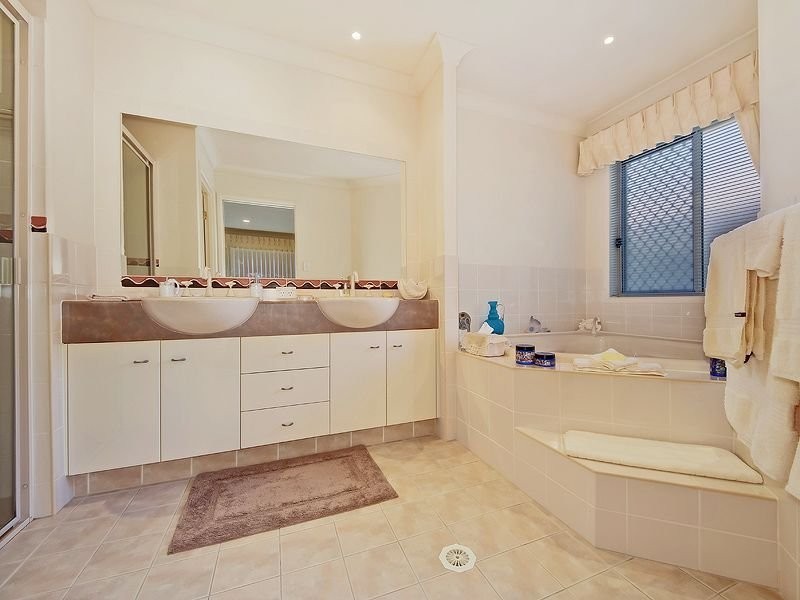 10 Ellis Drive, Mudgeeraba QLD 4213