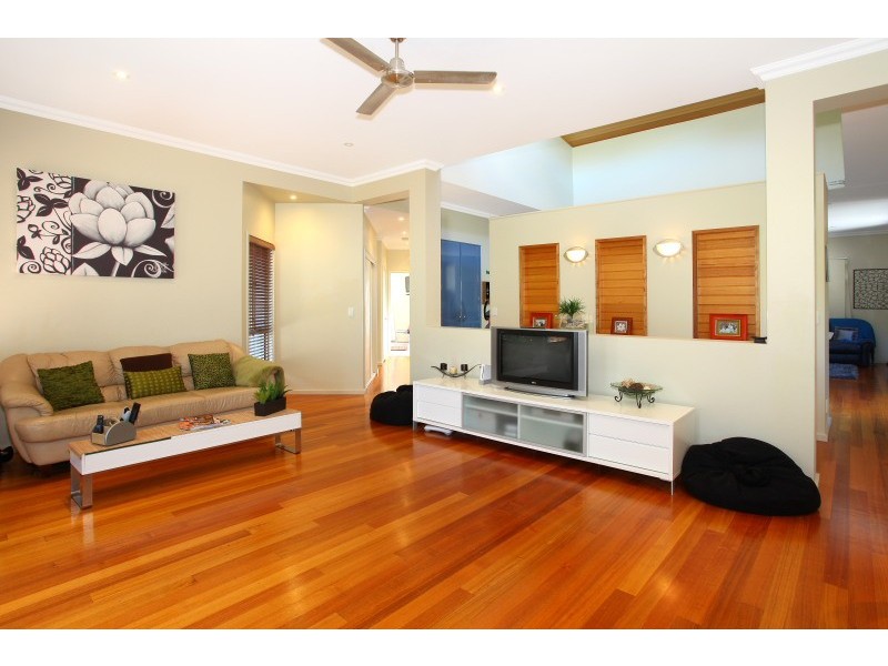 1 Stirling Court, Bonogin QLD 4213