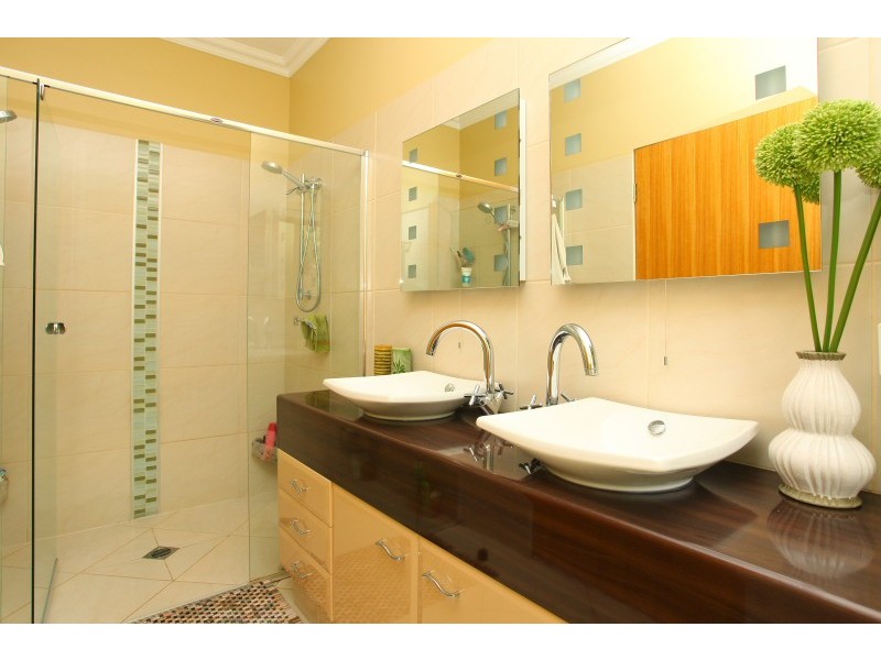 1 Stirling Court, Bonogin QLD 4213