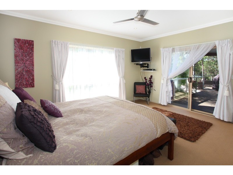 1 Stirling Court, Bonogin QLD 4213