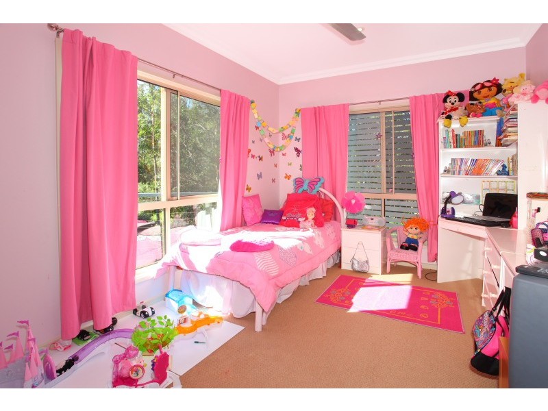 1 Stirling Court, Bonogin QLD 4213