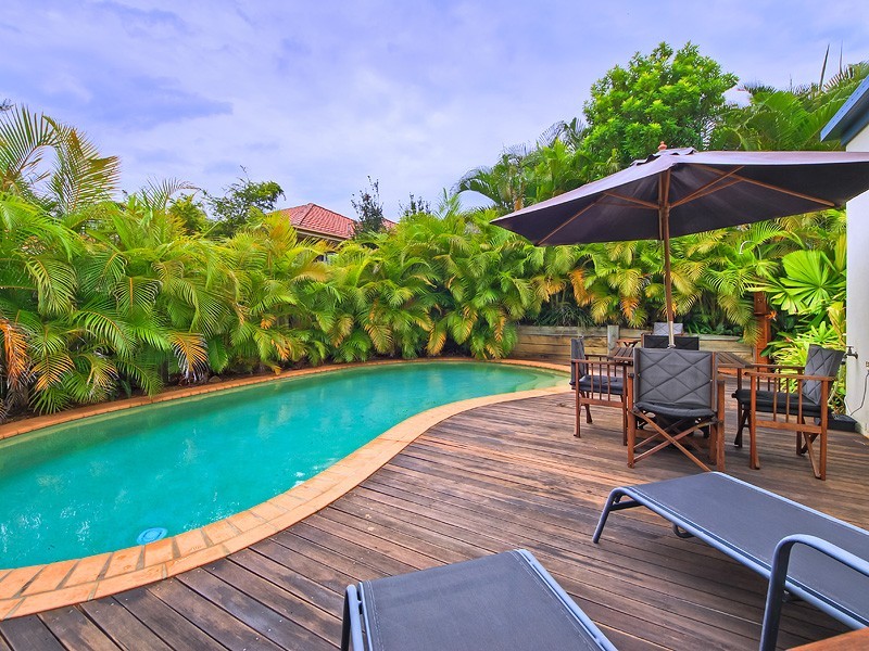 15 Mulgrave Crescent, Varsity Lakes QLD 4227