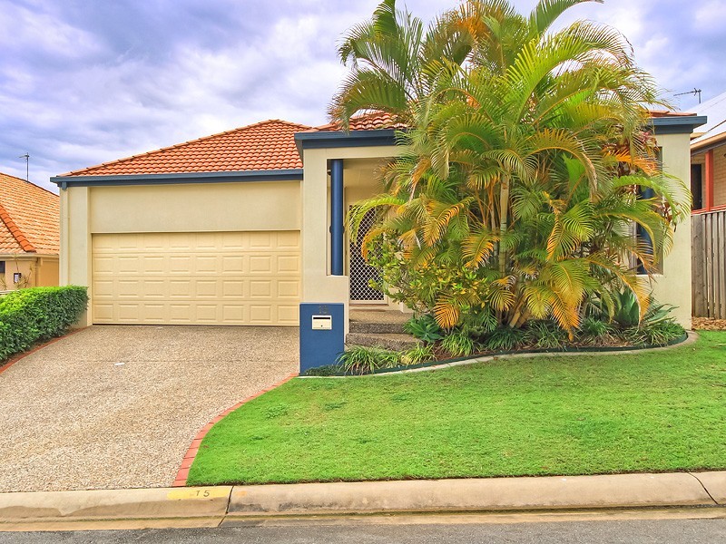 15 Mulgrave Crescent, Varsity Lakes QLD 4227