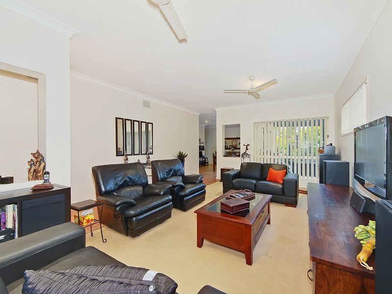 15 Mulgrave Crescent, Varsity Lakes QLD 4227