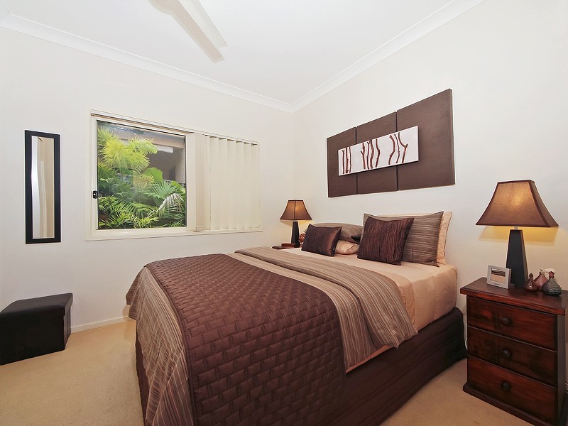 15 Mulgrave Crescent, Varsity Lakes QLD 4227