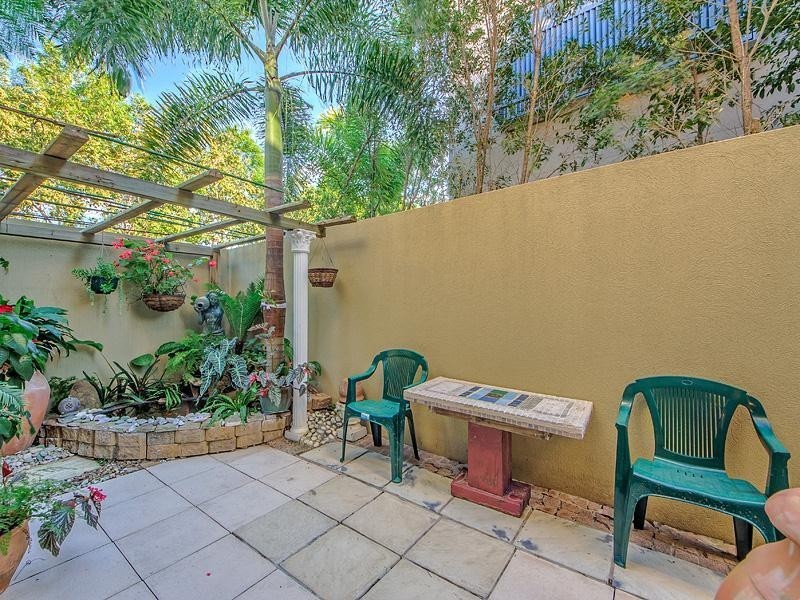 3309 Central Place, Carrara QLD 4211