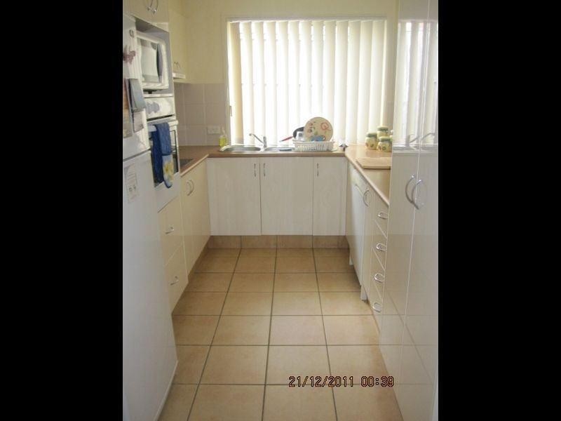 2/2 Acorn Lane, Robina QLD 4226