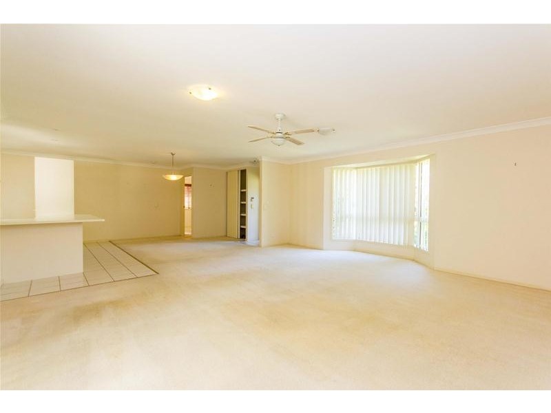 8 Glengarry Close, Highland Park QLD 4211