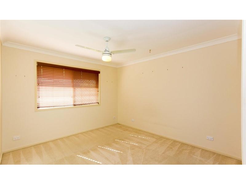 8 Glengarry Close, Highland Park QLD 4211